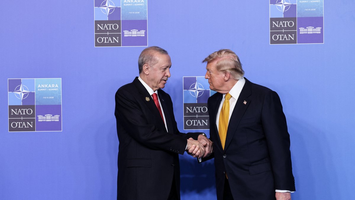  President Recep Tayyip Erdoğan and U.S. President Donald Trump shake hands during the NATO summit in Ankara, Jul 8, 2026. (AFP File Photo)