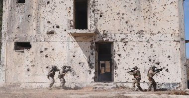 Turkish SAS commandos take part in a training exercise, Istanbul, Türkiye, Oct. 2, 2026. (DHA Photo)