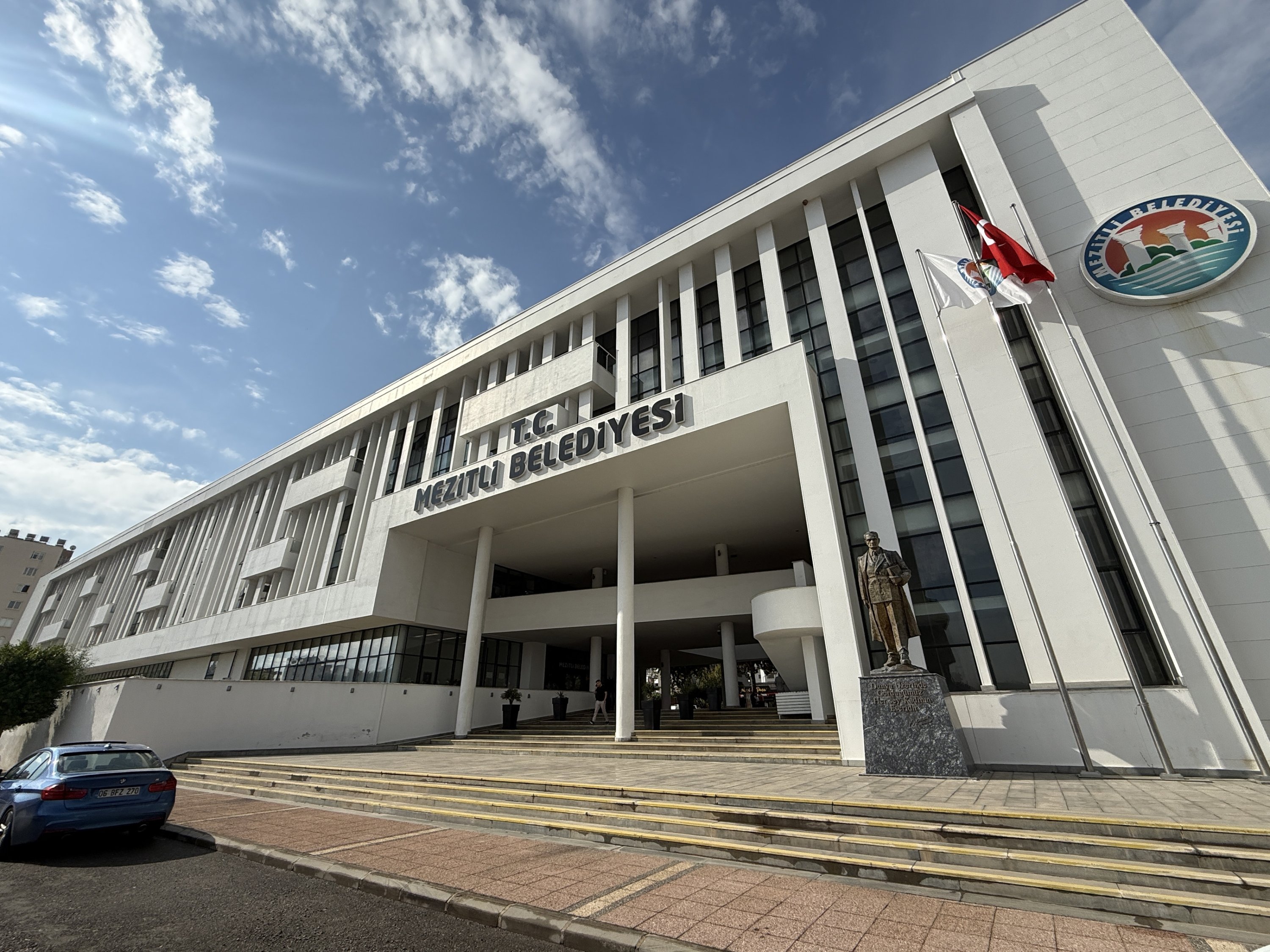 Vases and cards: Probe reveals bribe in CHP-run districts of Türkiye