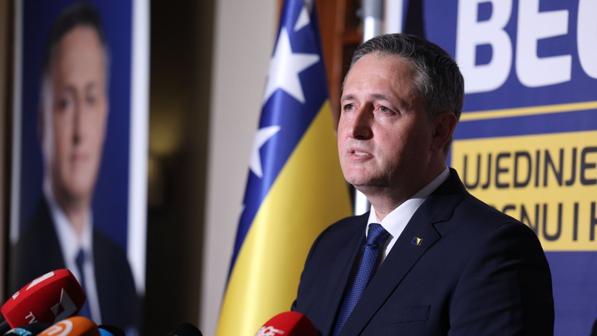 Incumbent member of the Presidency of Bosnia-Herzegovina Denis Becirovic speaks to the media after the announcement of the early results of the general election, Sarajevo, Bosnia-Herzegovina, Oct. 4, 2026. (EPA Photo)