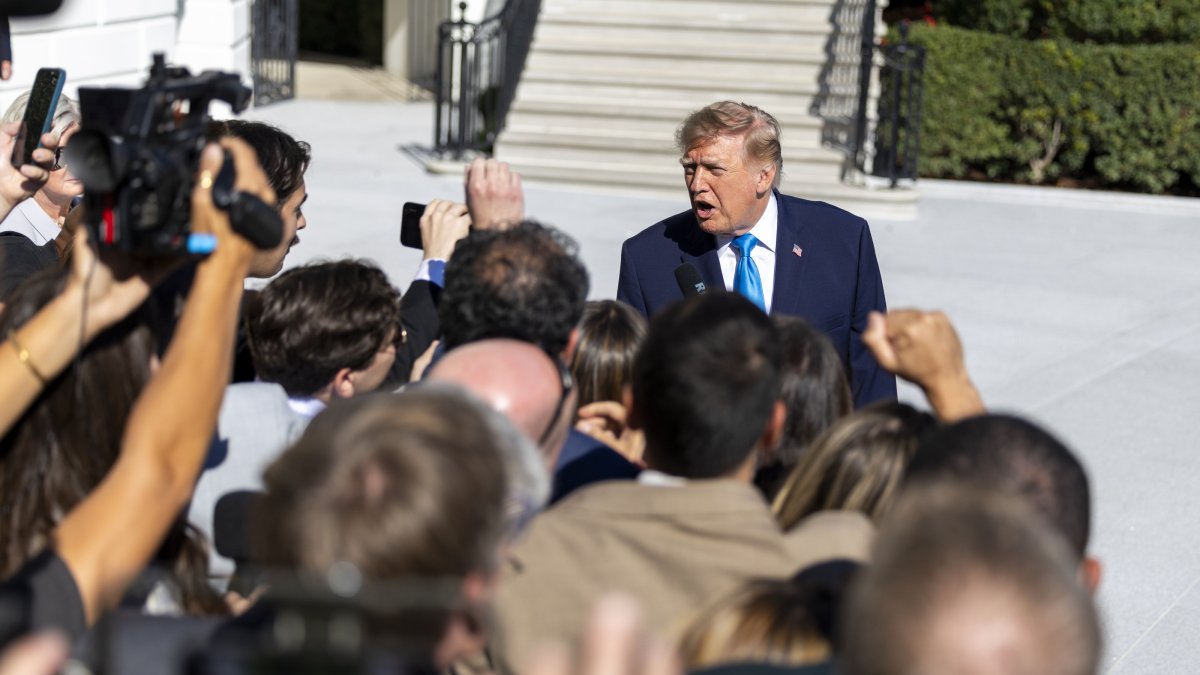 U.S. President Donald J. Trump responds to a question from the news media as he walks to board Marine One on the South Lawn of the White House in Washington, U.S., Oct. 5, 2026. (EPA Photo)