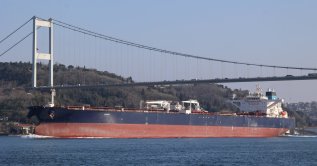 Altura, a Turkish-operated crude oil tanker, transits the Bosporus, Istanbul, Türkiye, March 16, 2026. (Reuters Photo)