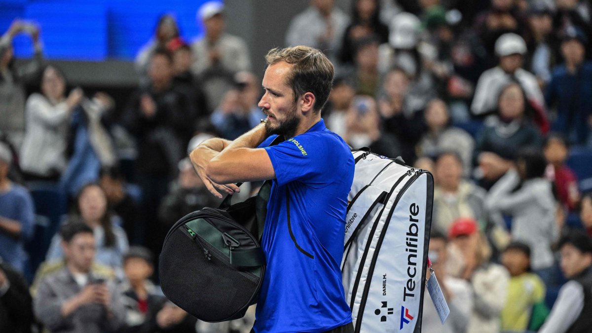 Russia’s Daniil Medvedev walks off the court after being disqualified for hitting a ball into the stands and injuring a spectator during the men’s singles semi-final against Serbia’s Novak Djokovic at the China Open, Beijing, China, Oct. 5, 2026. (AFP Photo)