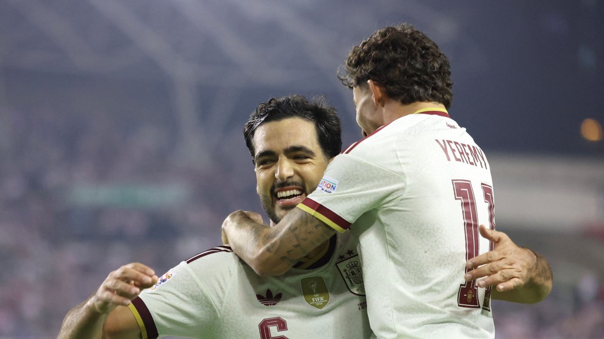 Spain's Mikel Merino celebrates (L) with teammates after scoring his team's second goal during the UEFA Nations match between Croatia and Spain at Poljud Stadium, Split, Croatia, Oct. 6, 2026. (AFP Photo)
