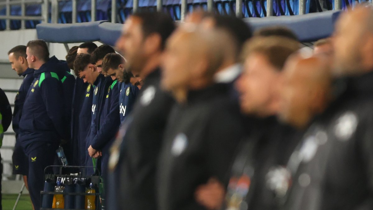 Members of Team Ireland lower their heads ahead of the UEFA Nations League match between the Republic of Ireland and Israel, Backa Topola, Serbia, Oct. 2026. (EPA Photo)