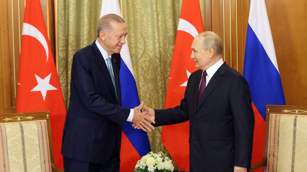 President Recep Tayyip Erdoğan shakes hands with Russian President Vladimir Putin during their talks, Sochi, Russia, Sep. 4, 2023. (Getty Images Photo)