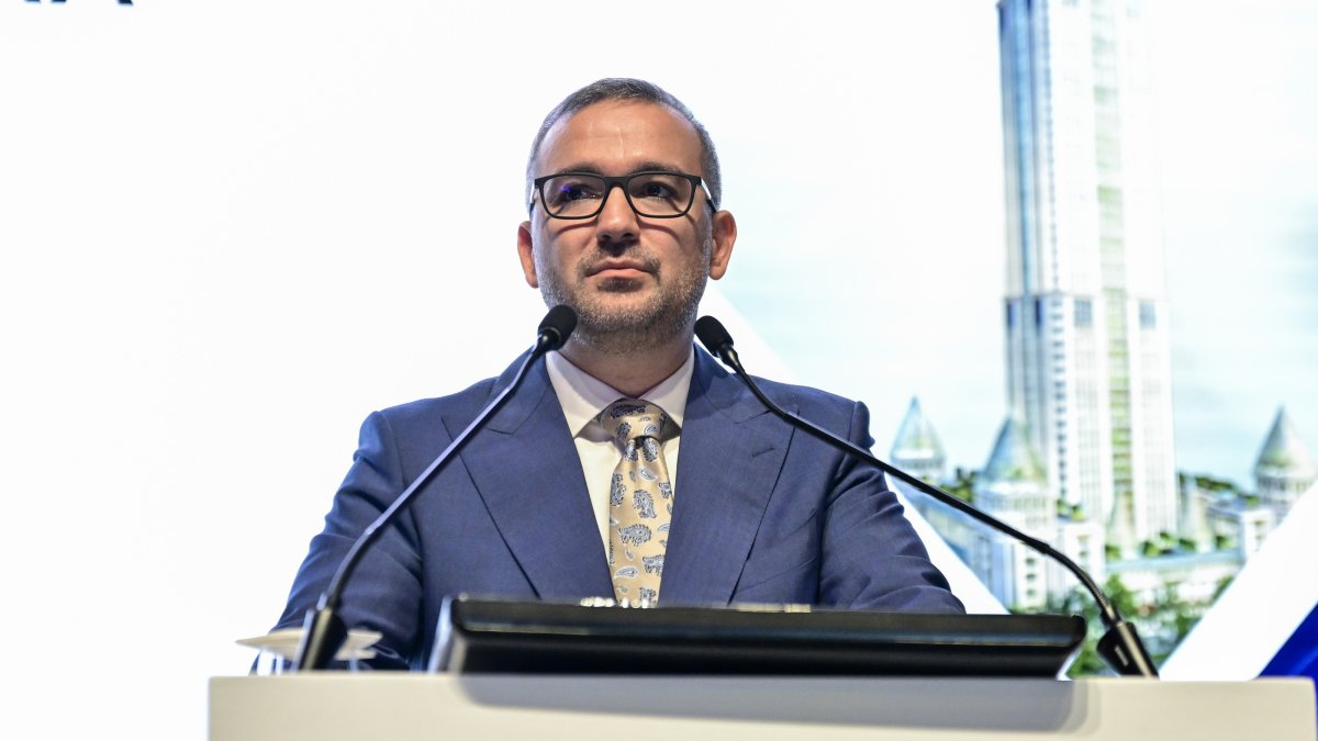 Central Bank of the Republic of Türkiye (CBRT) Governor Fatih Karahan speaks at an event, Istanbul, Türkiye, Oct. 7, 2027. (AA Photo)