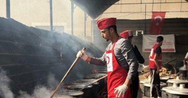 A Kızılay team member cooks food for people affected by the war, Gaza, Palestine, Oct. 29, 2026. (Courtesy of Kızılay)