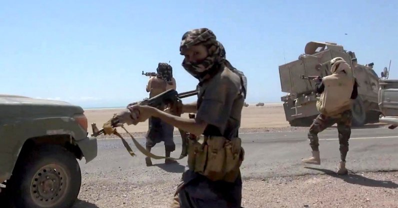 This screen grab shows fighters during clashes with Houthis near the Bab el-Mandeb Strait in Taiz province, Yemen, Oct. 6, 2026. (AFP Photo)