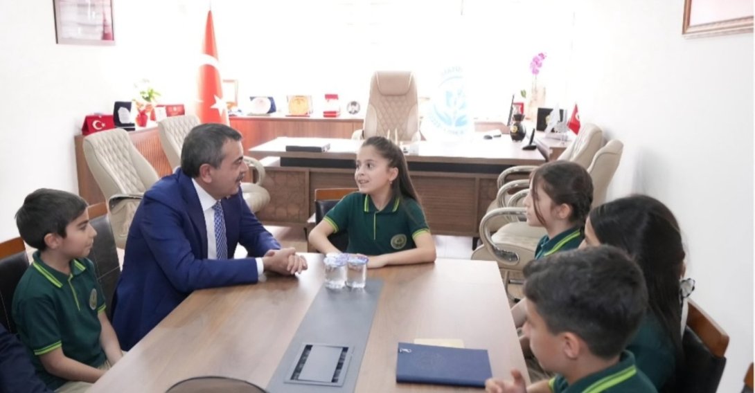 Türkiye Kindness Club President Elmira Ayabakan meets with Education Minister Yusuf Tekin, Istanbul, Türkiye, May 16, 2026. (Courtesy of Türkiye Kindness Club)