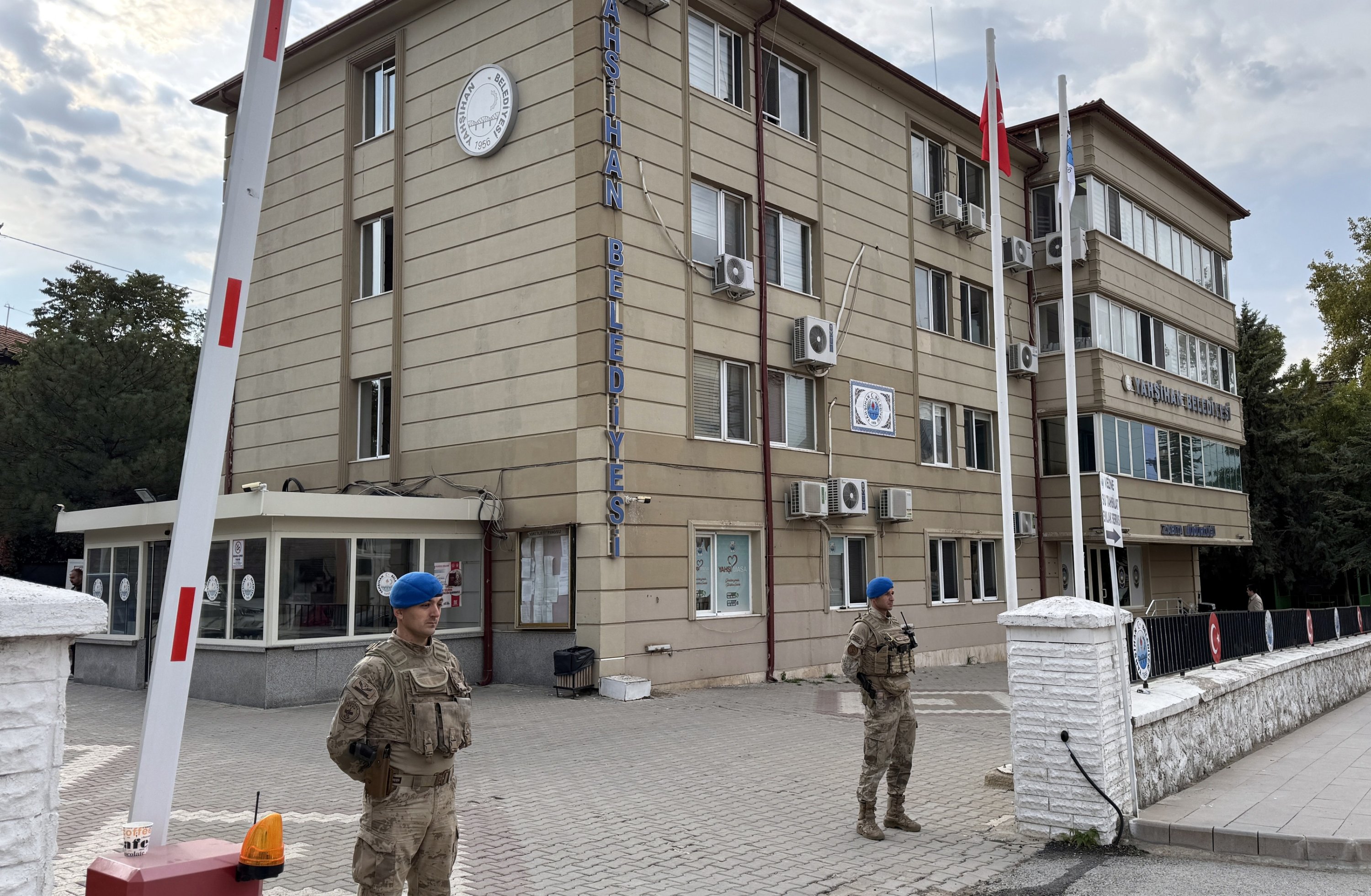 Corruption probe in Türkiye uncovers massive wealth, munitions cache