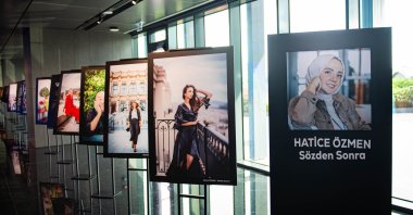 A view of Hatice Özmen’s “After the Words” exhibition featuring 25 portraits from her nearly 10-year career at Turkuvaz Media, Istanbul, Türkiye. (Photo courtesy of Hatice Özmen)