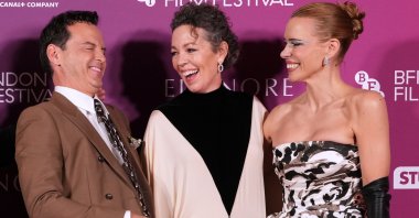 (From L-R) Andrew Scott, Olivia Colman, and Billie Piper pose for photographers upon arrival at the premiere of the film "Elsinore" as part of the London Film Festival, London, U.K., Oct. 7, 2026. (AP Photo)