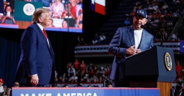 U.S. President Donald Trump (L) and Former MLB player Roger Clemens attend a campaign rally for Republican U.S. Senate candidate Ken Paxton at Freeman Coliseum, San Antonio, U.S., Oct. 7, 2026. (Reuters Photo)