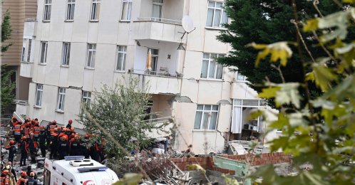 Search and rescue operations continue at the collapsed building, Maltepe district, Istanbul, Türkiye, Oct. 8, 2026. (AA Photo)