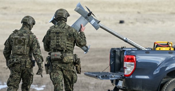 
Polish Army soldiers prepare an AS3 Surveyor interceptor drone, part of the U.S. counter-drone system known as 'MEROPS,' during a live-fire demonstration at the Deba training grounds in Subcarpathian Voivodeship, Poland, Nov. 18, 2025. (AFP File Photo)