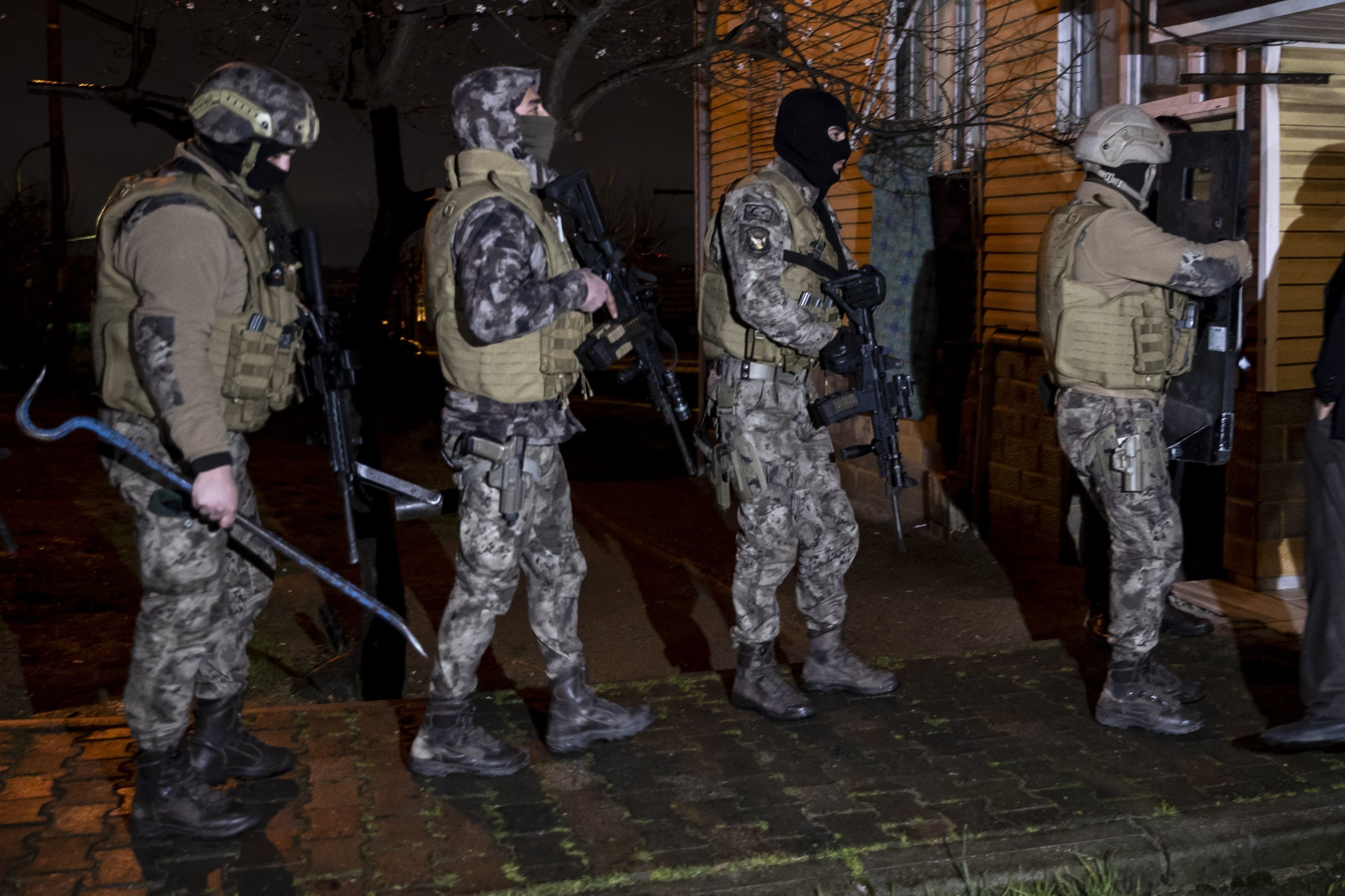 Turkish court keeps 2 suspects jailed over military convoy attacks Turkish court keeps 2 suspects jailed over military convoy attacks