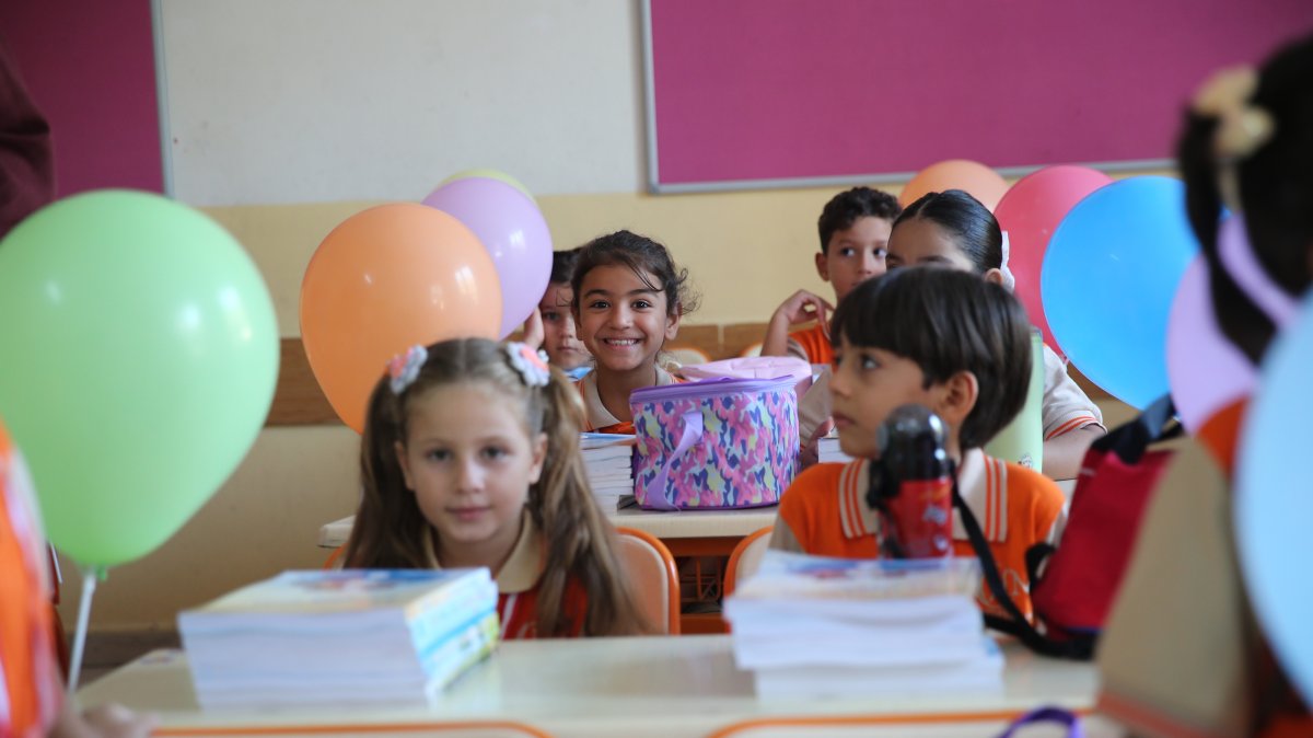 Students return to classrooms as the 2026-2027 academic year begins, Hatay, Türkiye, Sept. 14, 2026. (AA Photo)