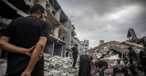 Palestinians inspect the rubble of destroyed homes following an Israeli airstrike in the Al-Sabra neighborhood, Gaza City, Palestine, Oct. 9, 2026. (EPA Photo)