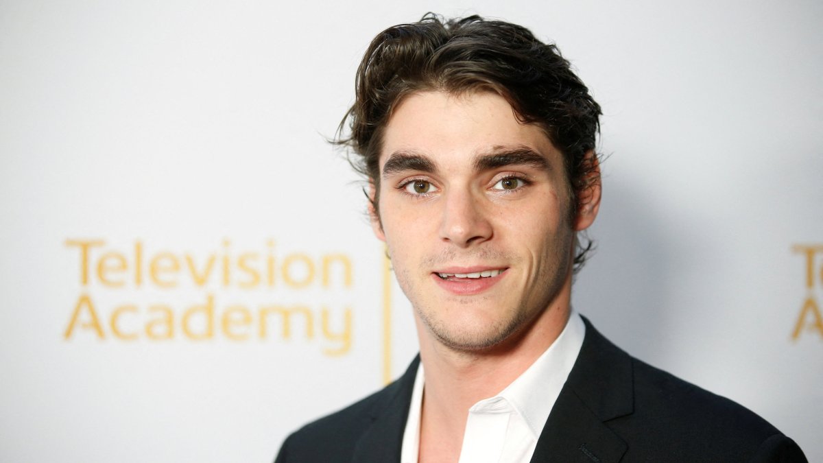 Actor RJ Mitte poses at the Television Academy's Performers' Peer Group cocktail reception to celebrate the 66th Primetime Emmy Awards, Beverly Hills, U.S., July 28, 2014. (Reuters Photo)