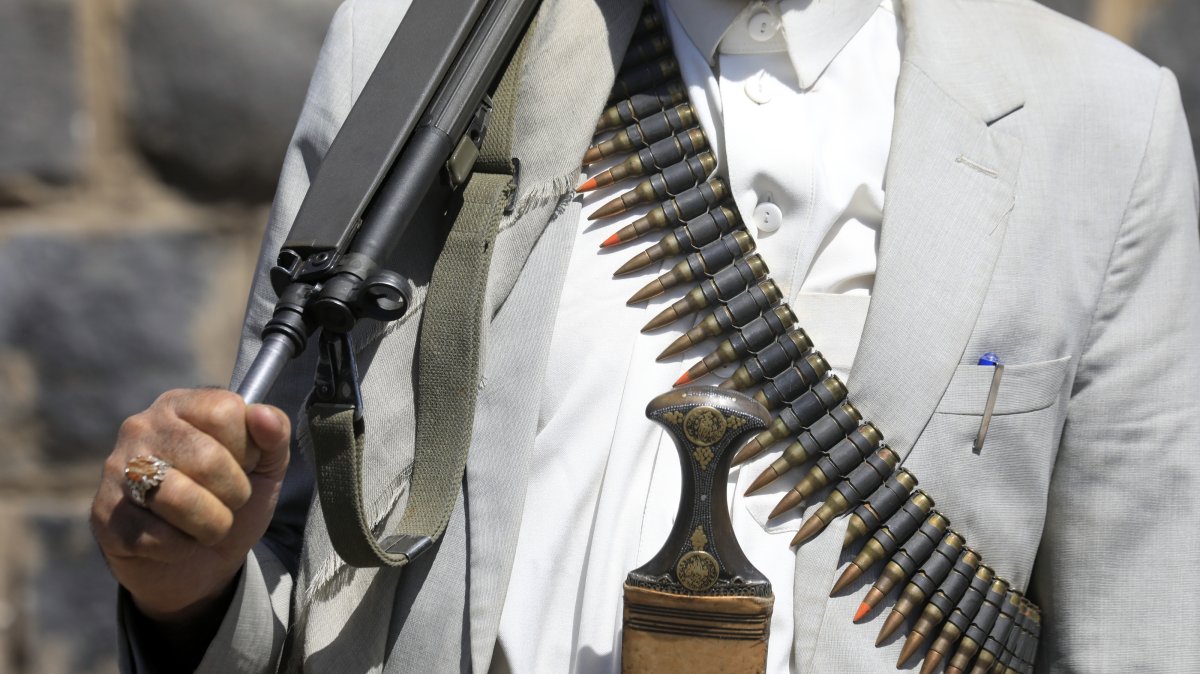 A Houthi fighter wears a bullet belt as he takes part in a campaign to mobilize more fighters, Sanaa, Yemen, Oct. 7, 2026. (EPA Photo)