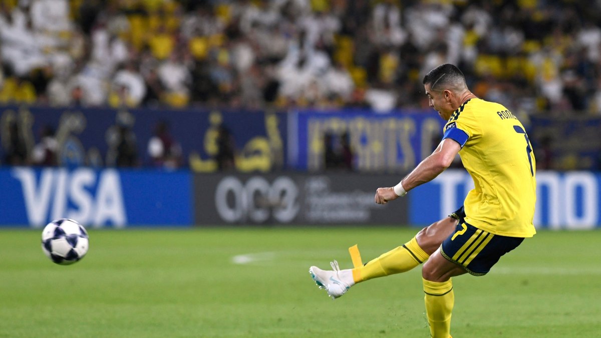 Al Nassr's Cristiano Ronaldo shoots at goal during the AFC Champions League Elite match against Neftchi Fergana at Al Awwal Park, Riyadh, Saudi Arabia, Oct. 12, 2026. (Reuters Photo)