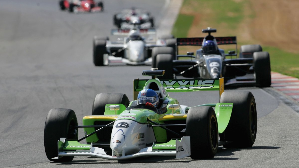 Great Britain's Derek Warwick in action during the Grand Prix Masters race at the Kyalami Circuit, Johannesburg, South Africa, Nov. 13, 2005. (Getty Images Photo)