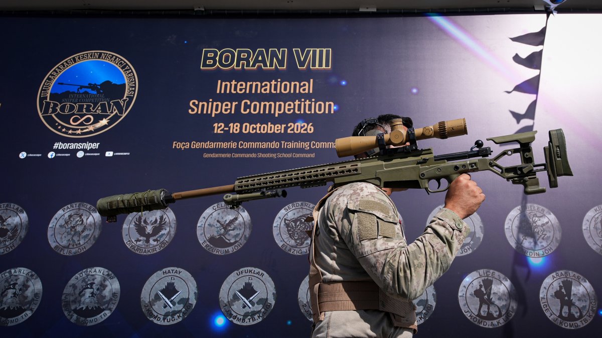  A competitor holds a rifle during the Boran International Sniper Competition, Izmir, Türkiye, Oct. 13, 2026. (AA Photo)