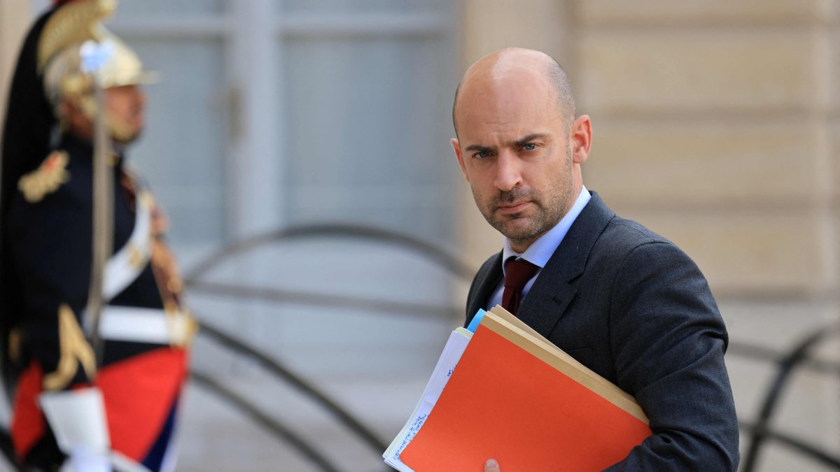 France's Foreign Affairs Minister Jean-Noel Barrot arrives at the Élysée Presidential Palace in Paris, Oct. 13, 2026. (AFP Photo)