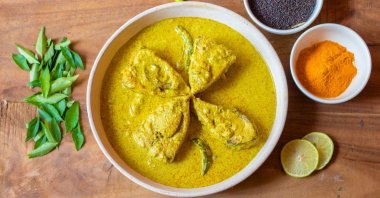 Hilsa fish cooked with mustard seeds, a beloved traditional dish in India and Bangladesh, July 11, 2023. (Shutterstock Photo)
