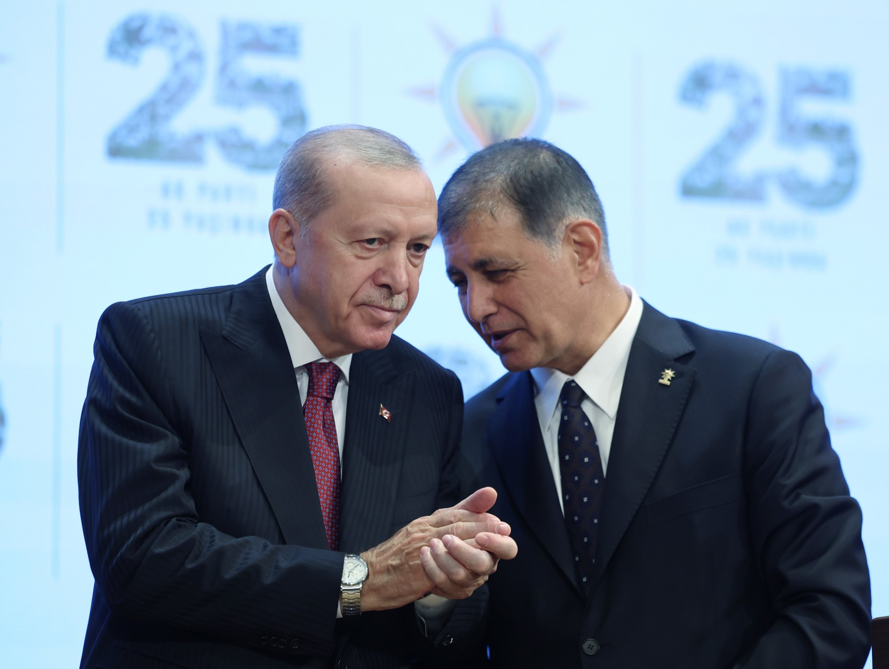 Why are CHP mayors leaving for the AK Party?