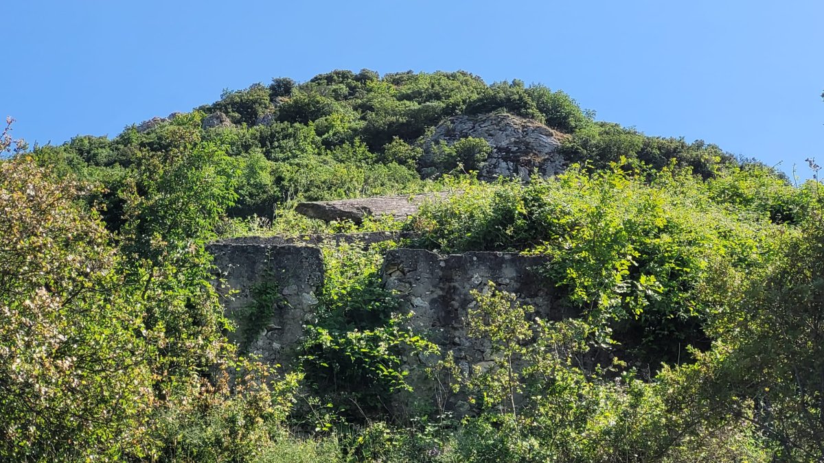 Remains of the castle believed to be Çimpe Castle, Tekirdağ, northwestern Türkiye, Oct. 11, 2026. (AA Photo)