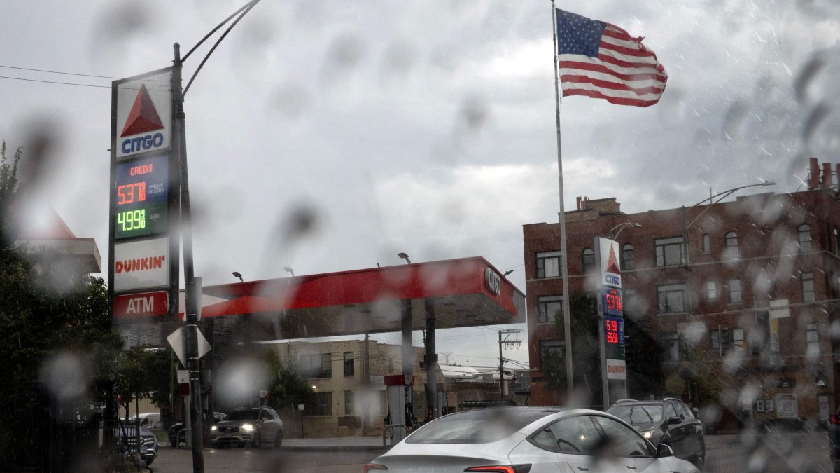  Gas prices are displayed at a gas station in Chicago, Illinois, U.S., Sept. 15, 2026. (AFP Photo)