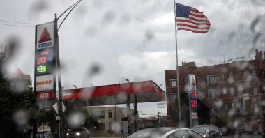  Gas prices are displayed at a gas station in Chicago, Illinois, U.S., Sept. 15, 2026. (AFP Photo)