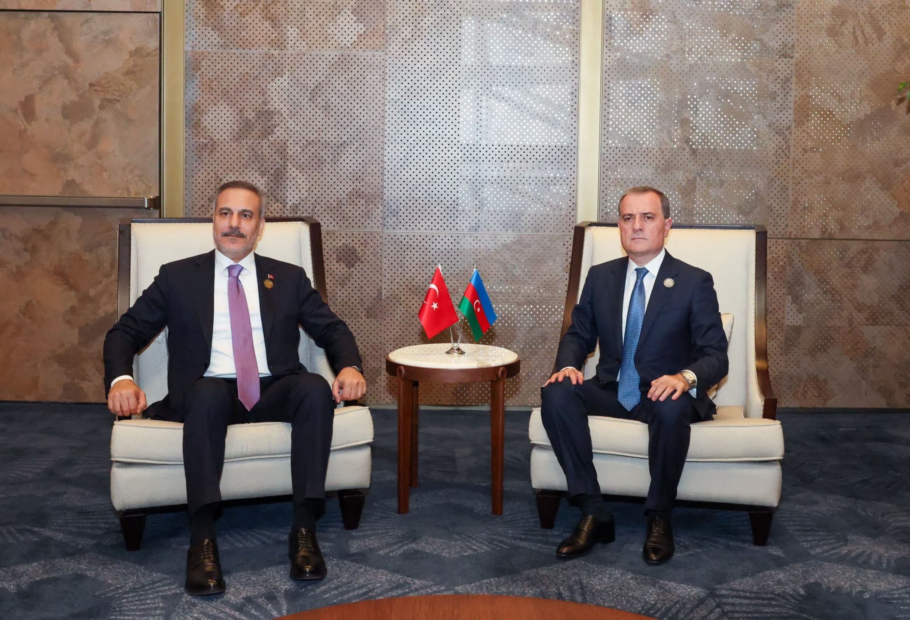 FM Fidan holds talks with Azerbaijani, Sri Lankan counterparts