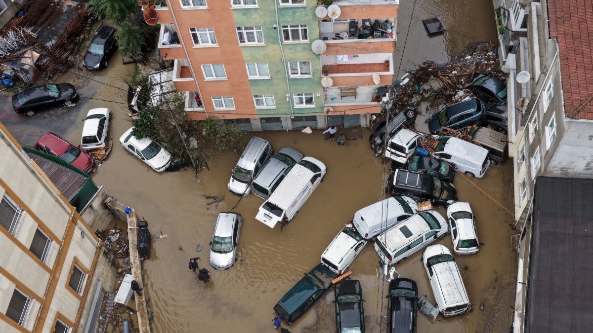 Cars are submerged in floodwater following torrential rain, Istanbul, Türkiye, Oct. 15, 2026. (AA Photo)