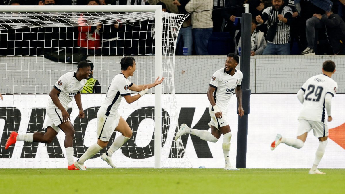 Beşiktaş&amp;#039;s Amir Murillo celebrates scoring their first goal with teammates during the UEFA Europa League match between TSG 1899 Hoffenheim and Beşiktaş at the SNP Arena in Sinsheim, Germany, Oct. 15, 2026. (Reuters Photo)