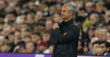 Fenerbahçe coach Ismail Kartal reacts during the UEFA Champions League against Aston Villa at Villa Park, Birmingham, U.K., Oct. 14, 2026. (Reuters Photo)