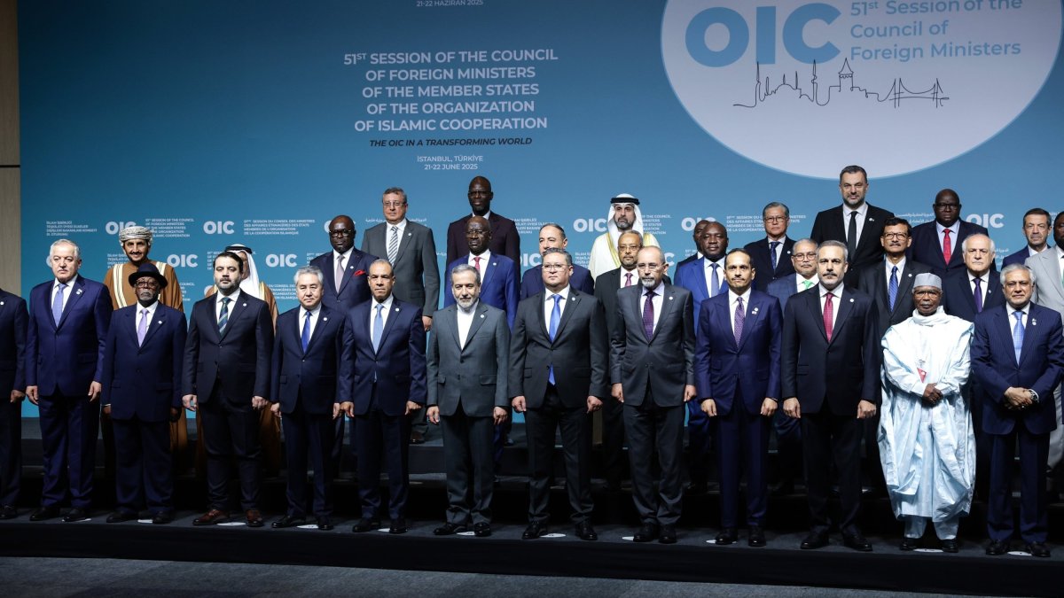 Participants pose for a family photo during the 51st session of the Council of Foreign Ministers of the Organisation of Islamic Cooperation (OIC), Istanbul, Türkiye, June 21, 2025. (EPA Photo)