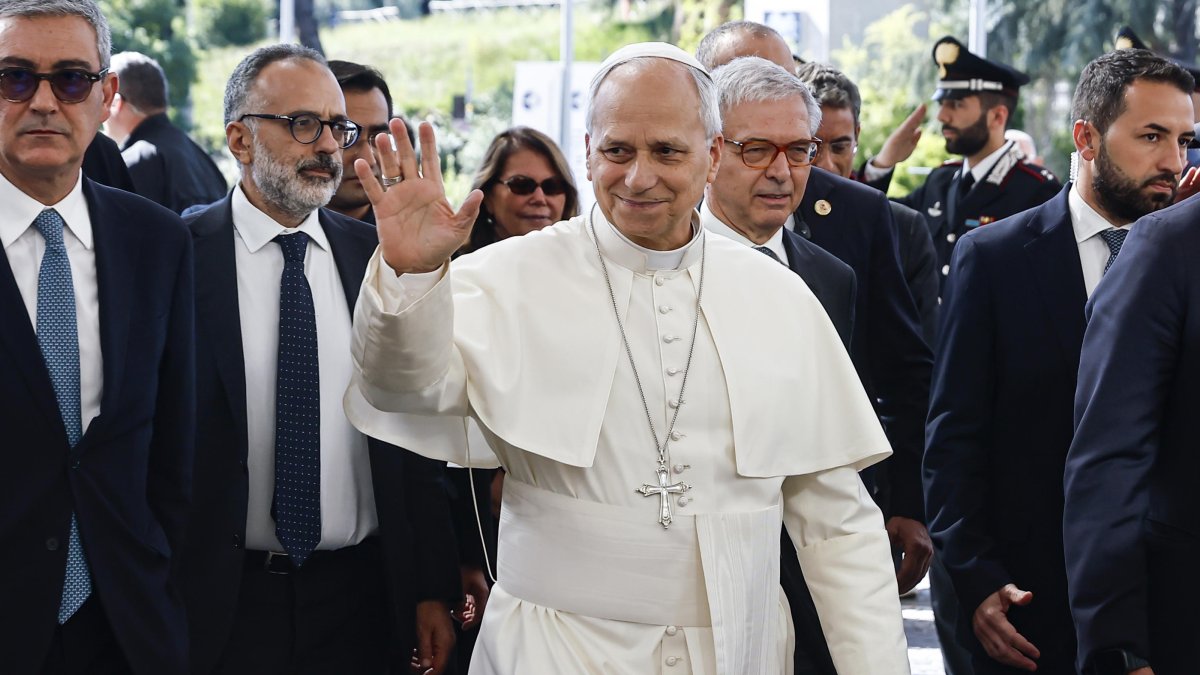 Pope Leo XIV (C) arrives at the Agostino Gemelli University Hospital, Rome, Italy, Oct. 13, 2026. (EPA Photo)