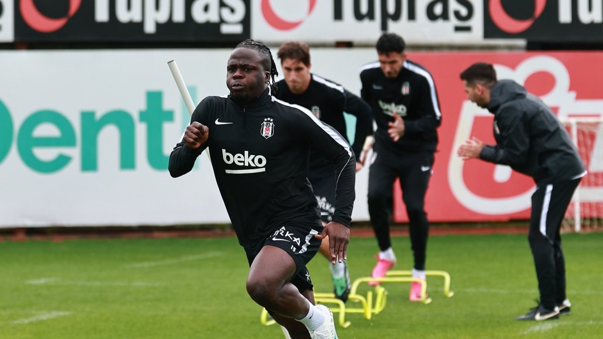 Beşiktaş players train ahead of their Süper Lig match against Trabzonspor, Istanbul, Türkiye, Oct. 18, 2026. (IHA Photo)