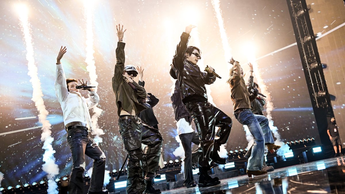 (From L-R) RM, j-hope, Jung Kook and Jimin of BTS perform onstage during the 2026 iHeartRadio Music Festival at T-Mobile Arena, Las Vegas, U.S., Sept. 18, 2026. (Getty Images Photo)