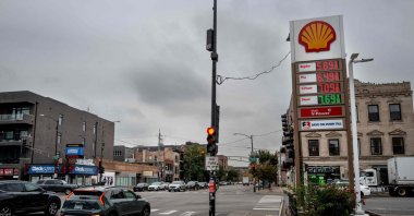 Gas prices are displayed at a station in Chicago, Illinois, U.S., Oct. 15, 2026. (AFP Photo)