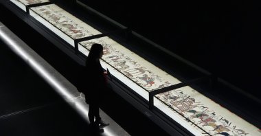 A person views the Bayeux Tapestry at the British Museum, London, U.K., Sept. 6, 2026. (Getty Images Photo)