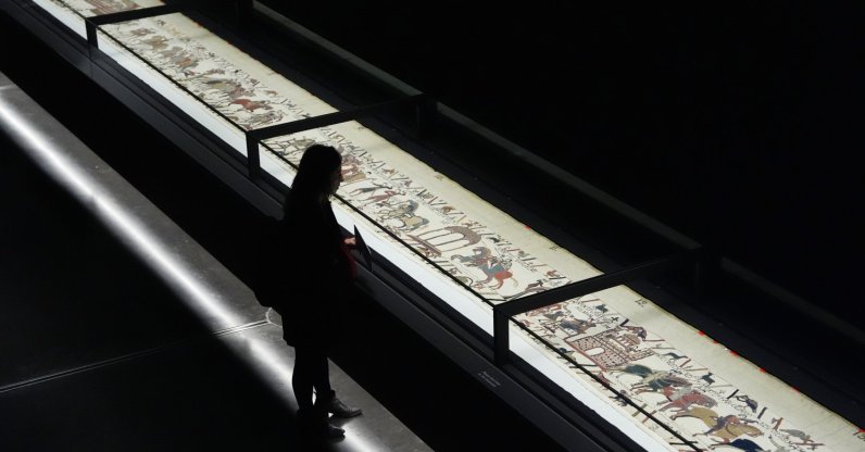 A person views the Bayeux Tapestry at the British Museum, London, U.K., Sept. 6, 2026. (Getty Images Photo)