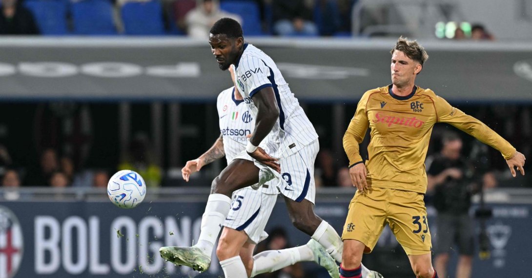 Inter Milan's French forward Marcus Thuram kicks the ball during the Italian Serie A match against Bologna at the Renato Dall'Ara stadium in Bologna, Italy, Oct. 17, 2026. (AFP Photo)