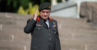 Chief of General Staff Gen. Selçuk Bayraktaroğlu welcomes his Polish counterpart, Gen. Wieslaw Kukula, with a military ceremony at the Turkish General Staff headquarters in Ankara, Türkiye. (AA File Photo)