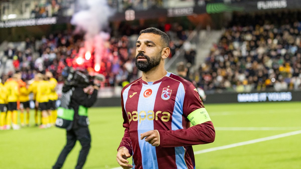 Trabzonspor's Mohamed Salah warms up before the UEFA Conference League match against KuPS Kupio, Tampere, Finland, Oct. 15, 2026. (EPA Photo)