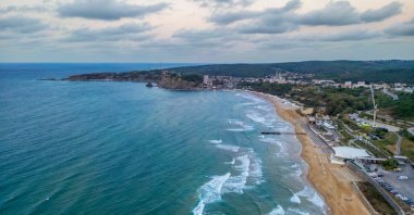 A drone view of the coastline in Kilyos, a seaside neighborhood in Istanbul, Türkiye, Sept. 16, 2026. (Shutterstock Photo)