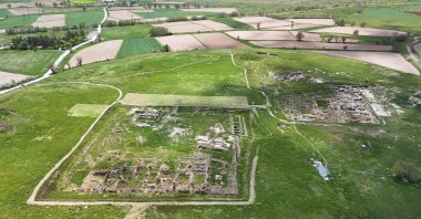 An aerial view of Kültepe's excavation site, Kayseri, Türkiye. (Shutterstock Photo)